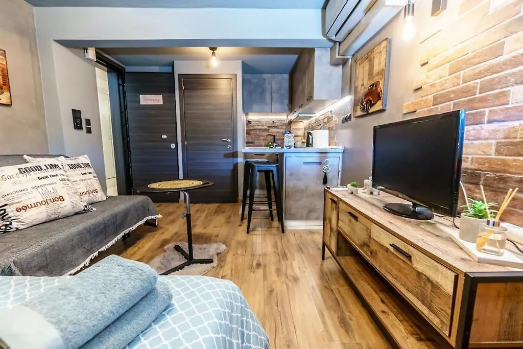 Harmony Studio With Terrace. Thessaloniki Apartment